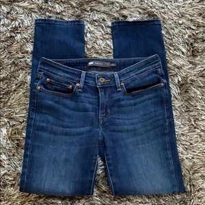 Levi’s Slight Curve Mid Rise Slim jeans Size 4/27